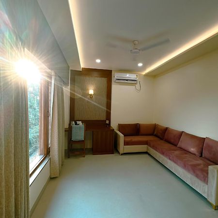 Hotel Ananda Kashi Varanasi Exterior photo