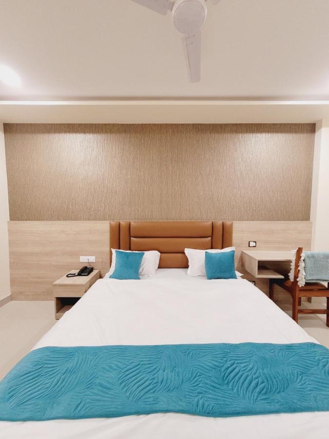 Hotel Ananda Kashi Varanasi Exterior photo