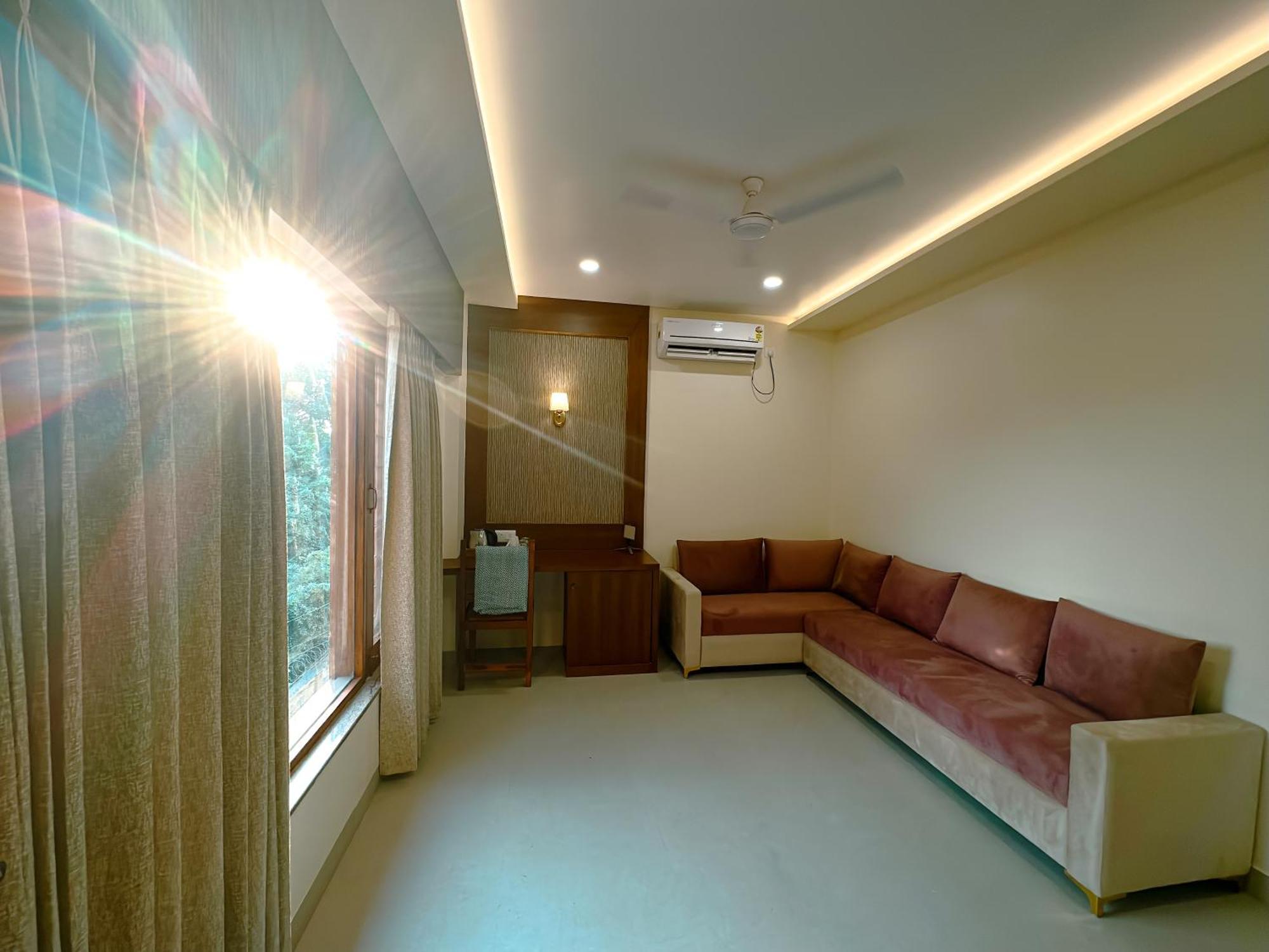 Hotel Ananda Kashi Varanasi Exterior photo