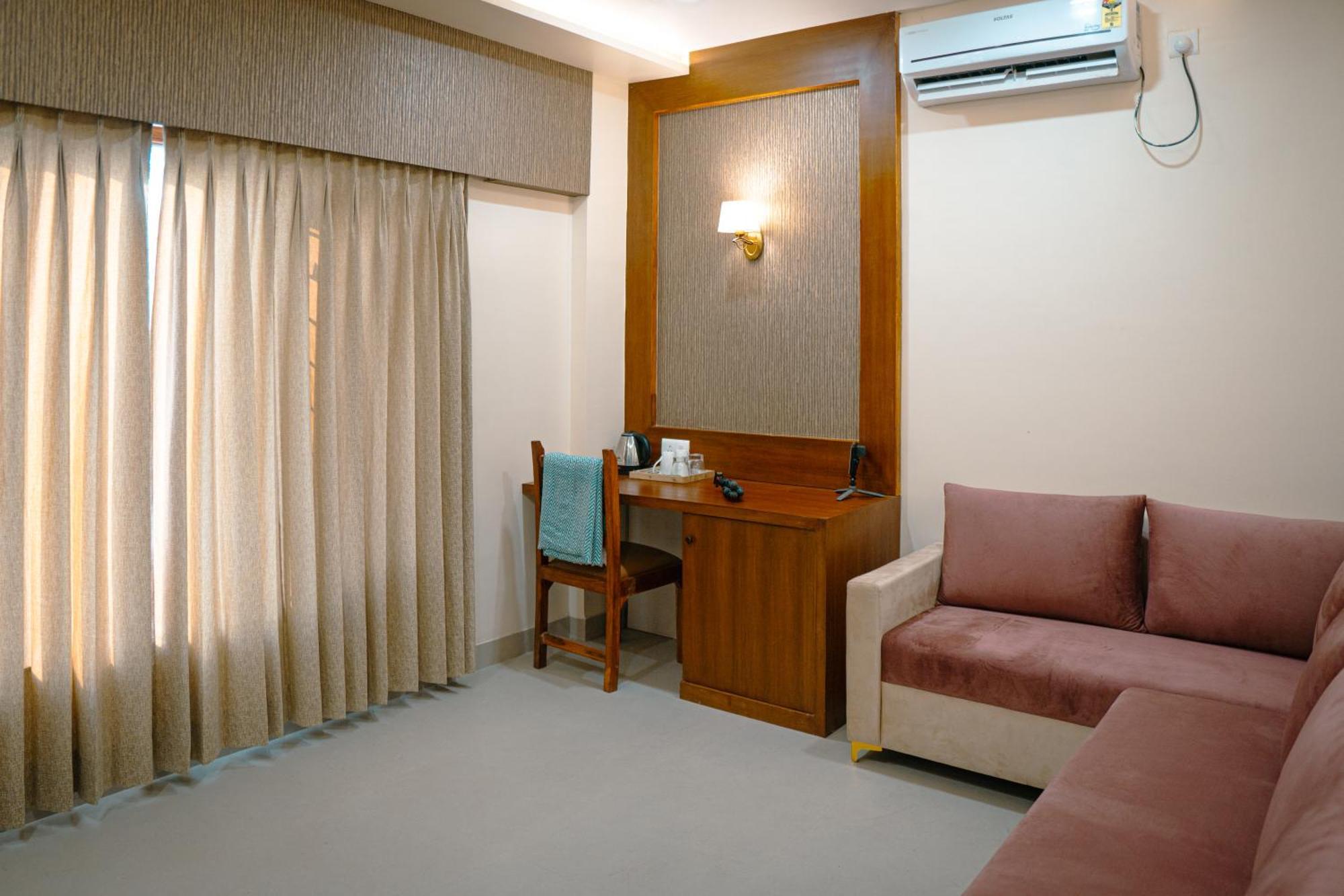 Hotel Ananda Kashi Varanasi Exterior photo