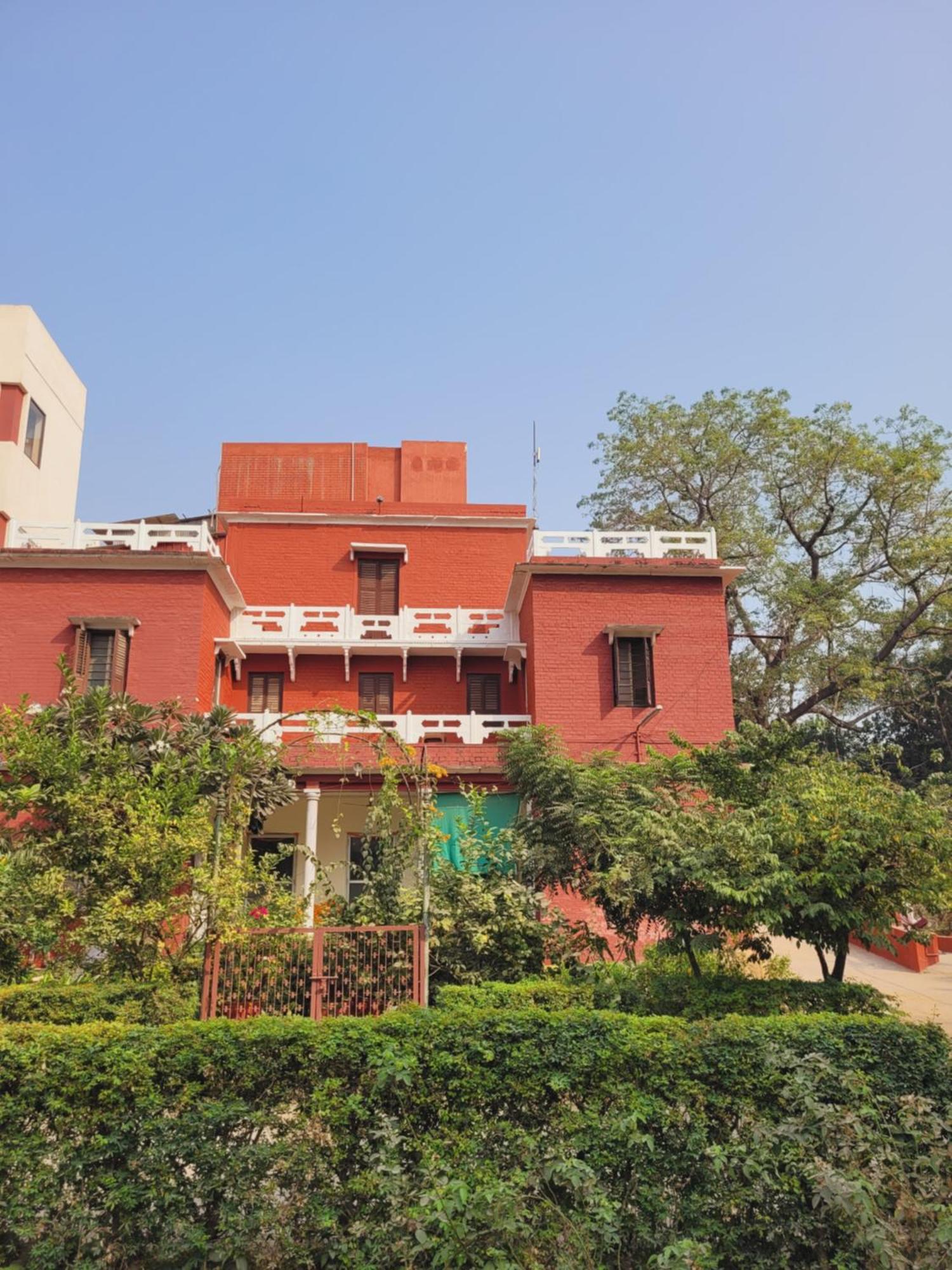 Hotel Ananda Kashi Varanasi Exterior photo